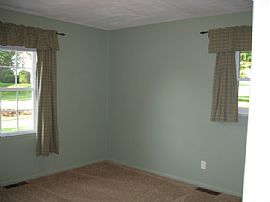 Peaceful 3 Bedroom Home On Purdue Kampen Golf Course!!  in West Lafayette, IN (Photo 3 of 7)