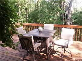 Beautiful 3 Bedroom Home in Private Location in Kent, WA (Photo 2 of 9)