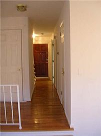 Beautiful 3 Bedroom End Unit Townhouse - Totally Updated in Vienna, VA (Photo 2 of 4)