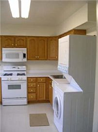 Beautiful 3 Bedroom End Unit Townhouse - Totally Updated in Vienna, VA (Photo 4 of 4)