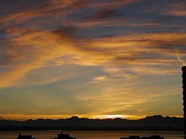 Comfy 2 Bedroom Condo with Spectacular Panoramic Views  in Seattle, WA (Photo 4 of 12)