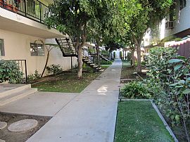 Fabulous, Large 2 Bedroom  Located in Park-Like Setting in Arcadia, CA (Photo 10 of 12)