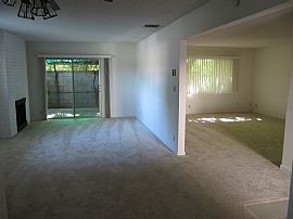 Fabulous, Large 2 Bedroom  Located in Park-Like Setting in Arcadia, CA (Photo 2 of 12)