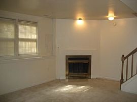 Nice Townhouse in Bethesda – Walk to Grosvenor Park Metro  in North Bethesda, MD (Photo 3 of 4)