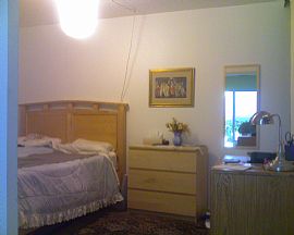 Adorable 3 Bedroom Condo in Quiet Tree Lined Community in Emeryville, CA (Photo 3 of 6)