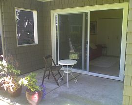 Adorable 3 Bedroom Condo in Quiet Tree Lined Community in Emeryville, CA (Photo 6 of 6)