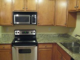 Great 1 Bedroom Condo with BBQ Grills - Near SDSU! in San Diego, CA