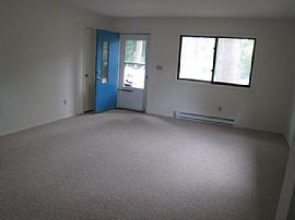 Great 3 Bedroom Ranch Home - Freshly Painted and New Carpeting in Avon Lake, OH (Photo 2 of 12)