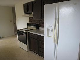 Great 3 Bedroom Ranch Home - Freshly Painted and New Carpeting in Avon Lake, OH (Photo 4 of 12)