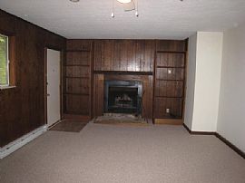 Great 3 Bedroom Ranch Home - Freshly Painted and New Carpeting in Avon Lake, OH (Photo 7 of 12)