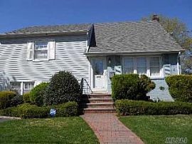 Lovely 3 Bedroom Split Level Home - Open Ended Option to Buy in Garden City South, NY