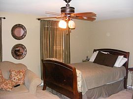 3 Bedroom Townhome Near Fort Meade in Odenton, MD (Photo 1 of 6)