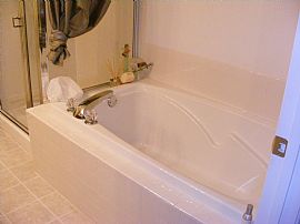 3 Bedroom Townhome Near Fort Meade in Odenton, MD (Photo 5 of 6)