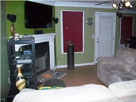 Cheap Townhome Available Asap in Decatur, GA (Photo 3 of 4)