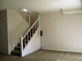 2 Bedroom Near Nassau Bay to Clear Lake City in Houston, TX (Photo 2 of 12)