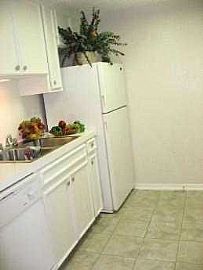 2 Bedroom Near Nassau Bay to Clear Lake City in Houston, TX (Photo 9 of 12)