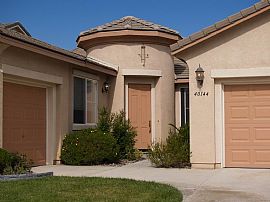 Attractive One-Story 2500 Sqft, 2 Blocks From Elementary School in Murrieta, CA (Photo 2 of 12)