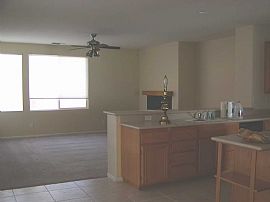 Attractive One-Story 2500 Sqft, 2 Blocks From Elementary School in Murrieta, CA (Photo 5 of 12)