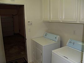 Attractive One-Story 2500 Sqft, 2 Blocks From Elementary School in Murrieta, CA (Photo 8 of 12)