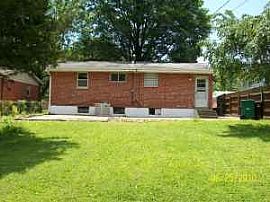 Gorgeous 3 Bedroom Ranch Home with Finished Basement  in Spanish Lake, MO (Photo 6 of 7)