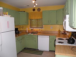 Well Maintained 3 Bedroom Home with Wood Floors - Near Metro in Hyattsville, MD (Photo 3 of 11)