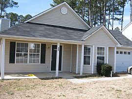 Superb 3 Bedroom Home - Only 6 Years young - Call Now! in Riverdale, GA