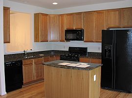 Cozy 3 Bedroom Townhouse - Open House - Sun. 8/29 1-6pm in Woodbridge, VA (Photo 4 of 5)