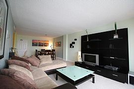 Beautifully Styled 1 Bedroom Condo on 332 South Oxford Avenue in Los Angeles, CA (Photo 2 of 6)