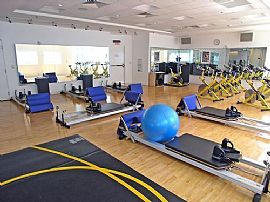 Beautifully Styled 1 Bedroom Condo on 332 South Oxford Avenue in Los Angeles, CA (Photo 4 of 6)