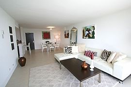 Your New 1 Bedroom Condo Home on 838 North Doheny Drive in West Hollywood, CA (Photo 3 of 6)