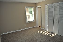 Nice 3 Bedroom Ranch Style Home - Close to Everything in Atlanta, GA (Photo 4 of 4)