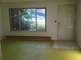 Large 3 Bedroom - Approx. 2300 Sq. Ft. Rambler Home on Dead-End  in Everett, WA (Photo 10 of 10)