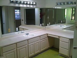 Large 3 Bedroom - Approx. 2300 Sq. Ft. Rambler Home on Dead-End  in Everett, WA (Photo 2 of 10)