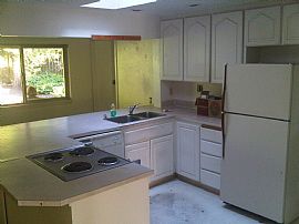 Large 3 Bedroom - Approx. 2300 Sq. Ft. Rambler Home on Dead-End  in Everett, WA (Photo 4 of 10)