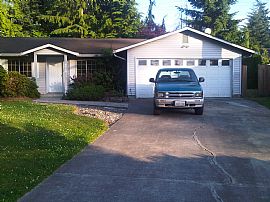 Large 3 Bedroom - Approx. 2300 Sq. Ft. Rambler Home on Dead-End  in Everett, WA (Photo 6 of 10)
