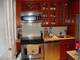 Spacious Townhouse Bedroom For Rent in Bridgeport, CT (Photo 2 of 3)