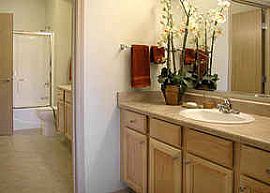 Unfurnished 2 Bedroom Luxury Condo with Lots of Natural Light in Bellingham, WA (Photo 5 of 6)