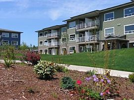Unfurnished 2 Bedroom Luxury Condo with Lots of Natural Light in Bellingham, WA (Photo 6 of 6)