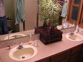 Exceptional 3 Bedroom - Tri Level Home on 1 Acre (utils. Incl.) in Everett, WA (Photo 7 of 9)