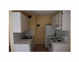 Large 1 Bedroom Condo Near SE 17th St and Fed Hwy in Fort Lauderdale, FL (Photo 2 of 4)