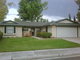 Very Nice 3 Bedroom Home with 2 Car Garage in Henderson, NV