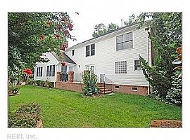 Gorgeous 5 Bedroom Home in Desired Community of Chesapeake in Chesapeake, VA (Photo 2 of 10)