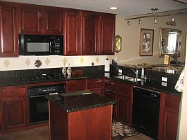 Comfy 1 Bedroom Condo with Den in Marina District - Lease/option in San Diego, CA (Photo 7 of 10)