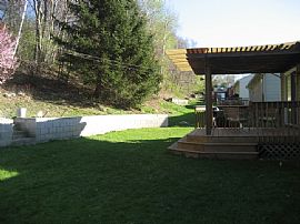 Great 3 Bedroom Home Near Bunker Hill in Waterbury, CT (Photo 3 of 4)