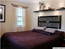 Impeccable 3 Bedroom Home with Crown Molding in Crestview Hills in Birmingham, AL (Photo 10 of 10)