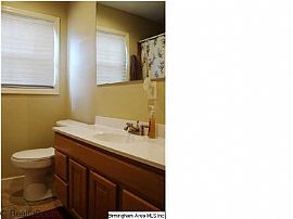 Impeccable 3 Bedroom Home with Crown Molding in Crestview Hills in Birmingham, AL (Photo 4 of 10)