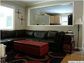 Impeccable 3 Bedroom Home with Crown Molding in Crestview Hills in Birmingham, AL (Photo 8 of 10)