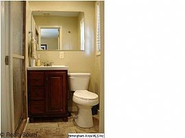 Impeccable 3 Bedroom Home with Crown Molding in Crestview Hills in Birmingham, AL (Photo 9 of 10)