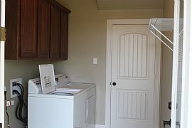 Beautiful 3 Bedroom Home with 2 Car Garage in Bellville, TX (Photo 5 of 11)