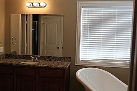 Beautiful 3 Bedroom Home with 2 Car Garage in Bellville, TX (Photo 7 of 11)